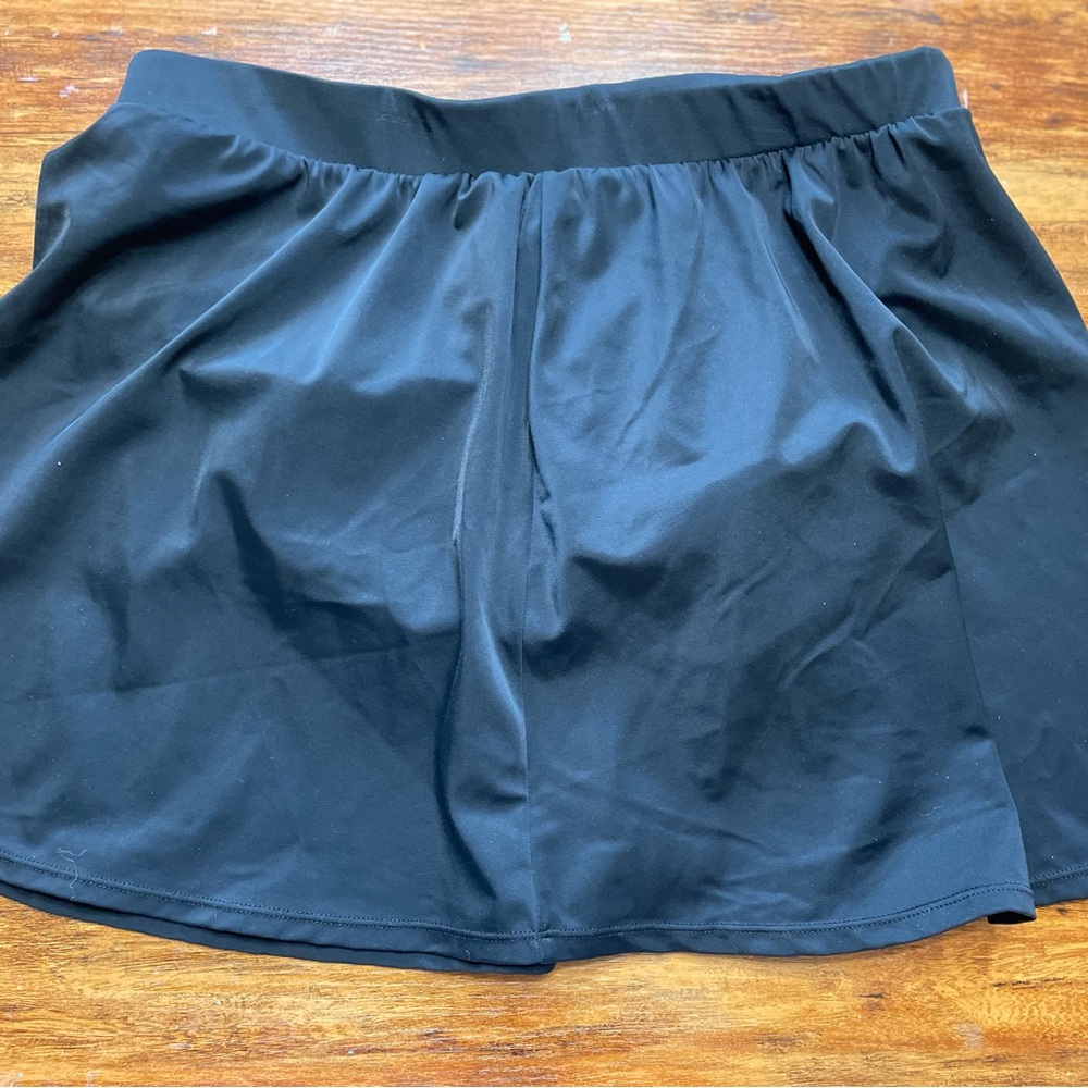 Women’s black trimshaper slimming control women’s swim skirt, size 16W - Picture 4 of 5